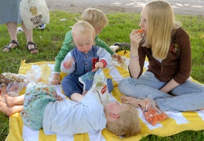 On our way back home: lunch break at Grays River (next to "Shipwreck river" as named by Antti).