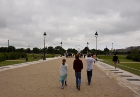 Walking towards the Jardin des Tuileries
